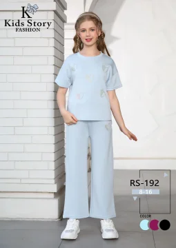 طقم بناتي Kids Story بتطريز قلوب